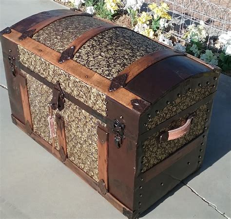 Pin By Cindy Green On Trunks Steamer Trunk Antique Trunk Vintage