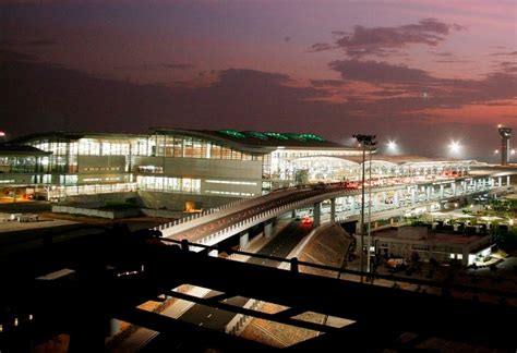 From the outside this is a good looking, modern airport. Hyderabad: Hyderabad Rajiv Gandhi International Airport ...