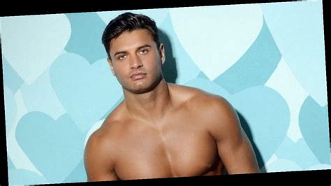 love island s mike thalassitis remembered in celeb tributes one year on