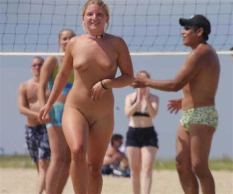 The Only Girl Nude Playing Beach Volleyball Nudeshots