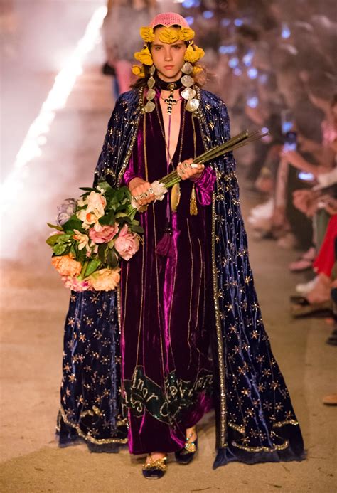 Gucci Resort Arles Collection Vogue Moda Extravagante Moda