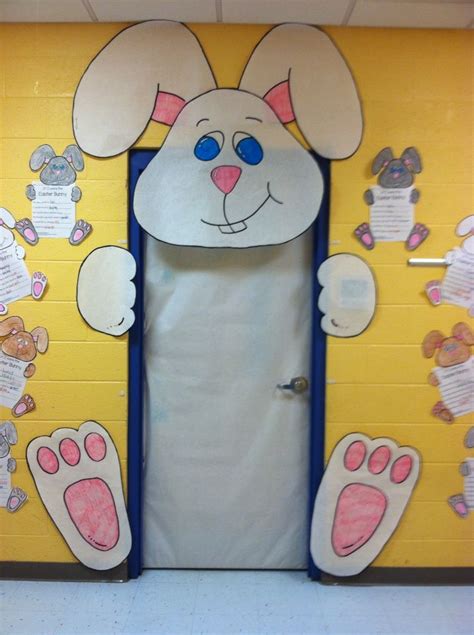 Easter Bunny Door Decoration In Kindergarten Sınıf Kapılar Sınıf