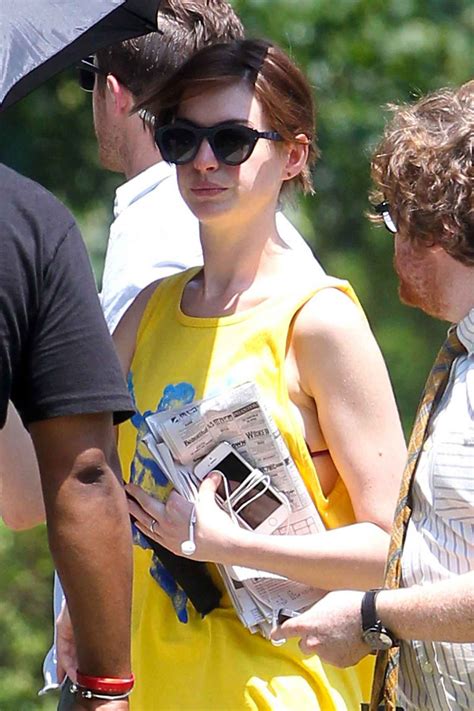 Anne Hathaway The Intern Set Photos In Nyc July 2015