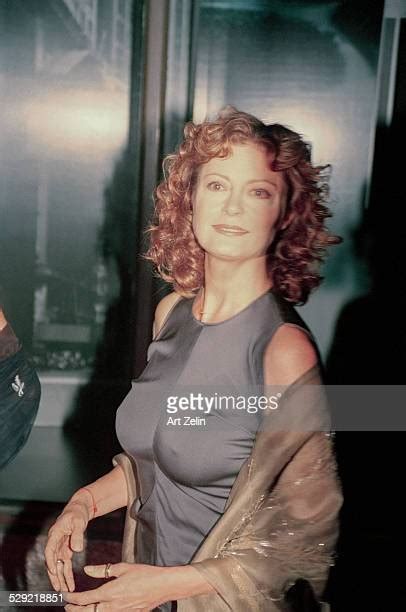 Susan Sarandon Dress Photos And Premium High Res Pictures Getty Images
