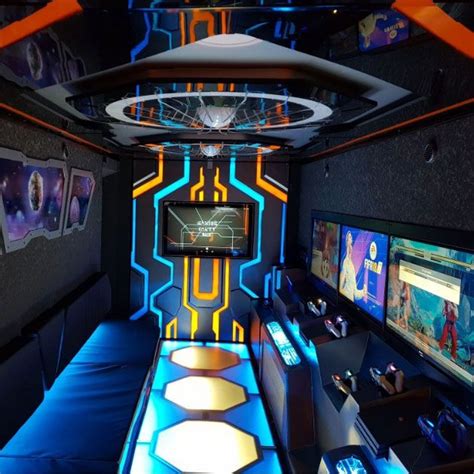 Video Game Party Buses Busamove Gaming Truck Bus Birtyday Party Ideas
