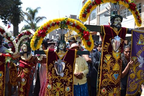 Folclore Eterno Peru Festejan Con Intensidad Las Cruces Del Sur En