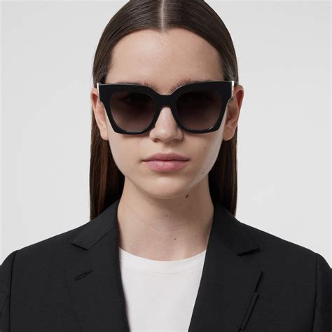 Square Frame Sunglasses In Blackbeige Women Burberry® Official