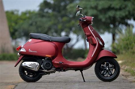 There are lots of options when you look for which could be the best 150cc bikes for you and gives you the maximum speed, power, comfort with style these must click your mind. Vespa 150cc VXL, SXL review, first ride - Autocar India