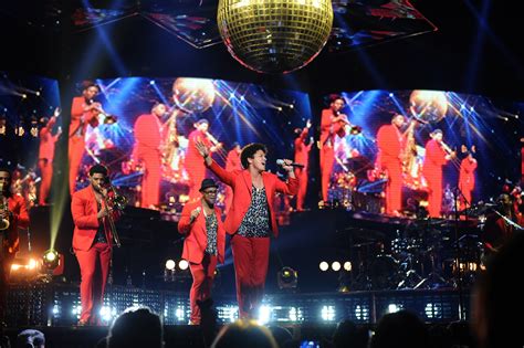 Concert Review Bruno Mars Displays Killer Moves At Sold Out
