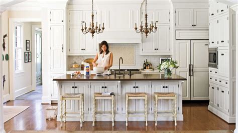Heritage madison white classic kitchen cabinets kitchen cabinets. Crisp & Classic White Kitchen Cabinets - Southern Living