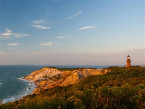 Aquinnah Cliffs Layers Of Sands Gravels And Clays Reveal A Beautiful