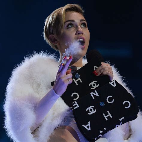 To be honest, the authors who smoked weed probably outnumber the ones who didn't. Stoner Guide | Celebrities And Cannabis