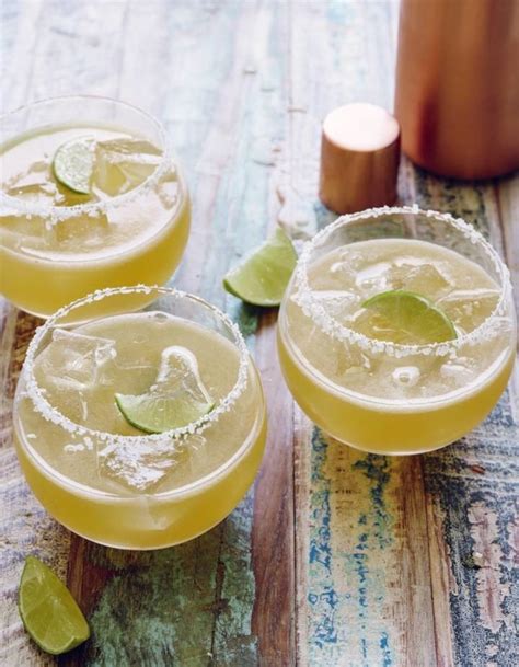 17 Best Cocktails For Ladies 2022