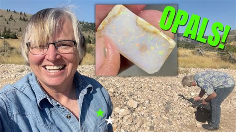 Finding And Cutting Opals From The Spencer Opal Mine Youtube