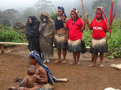 Papua New Guinea Visiting Huli Villages In Tari Active Travel Experiences
