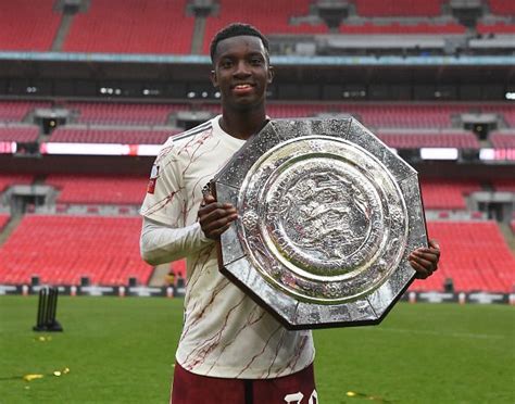 Wembley stadium connected by ee. Arsenal's Eddie Nketiah with the Community Shield after ...