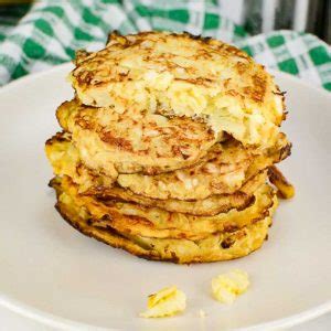 After a few minutes, lift an edge to see if they have fried to a golden brown. Keto Cabbage Hash Browns Recipe - Very Healthy Low Carb ...