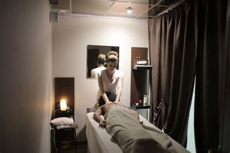 Couples Massage Spa Center Rejuvenate Together At Aroma Beauty Spa