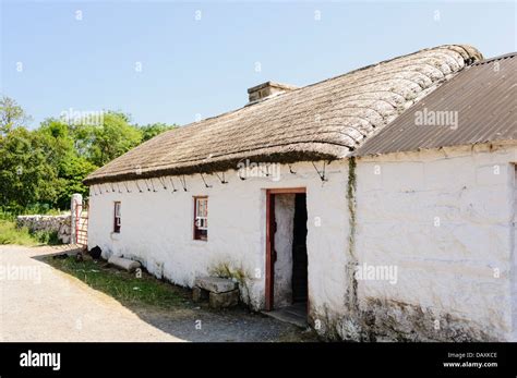 Old Irish Thatched Farmhouse Stock Photo Alamy