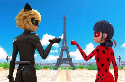 Les Héros De Miraculous Ladybug Et Chat Noir Luttent Contre Le