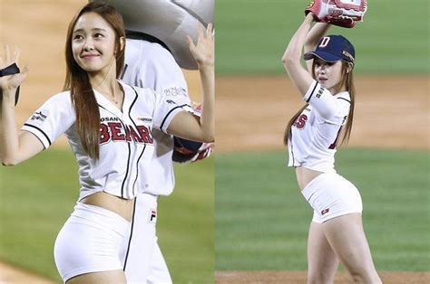 Watch Korean Baseballer Wows Fans When She Begins The First Pitch With A Leggy Splits Pose Sport