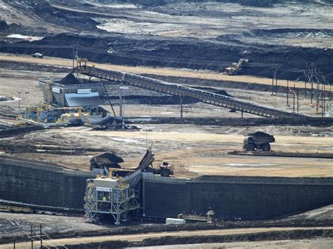 Aerial Photos Reveal Canada Oil Sands Mining Business Insider