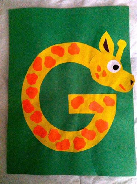 Great for a nursery, playroom, bedroom, and more! Miss Maren's Monkeys Preschool: Giraffe Template