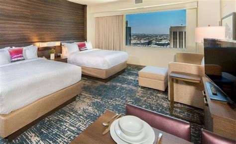 Marriott Makes It Easy To Chill Your Way In Downtown Phoenix Wander