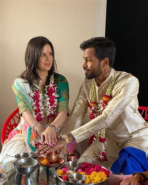 Hardik Pandya Announced Marriage And Pregnancy With Natasa