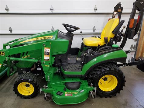 Sold 2016 John Deere 1025r Sub Compact Tractor Loader And Mower