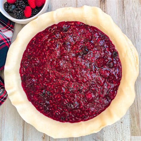 Easy Mixed Berry Pie