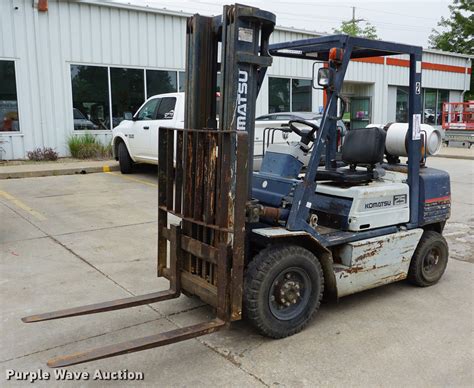 Komatsu 25 Forklift In Lawrence Ks Item Dd6500 Sold Purple Wave