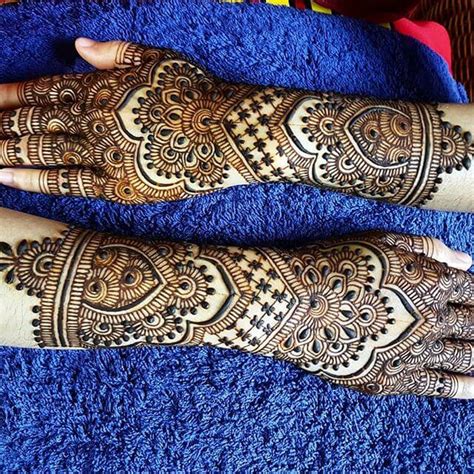 For these arabic mehandi designs, the inspiration is taken from mandalas, hathphool, floral and leaves patterns, birds' pattern and it is a mixture of chinese and indian designs. Latest Simple Mehndi Designs For Hands 2018 - Sensod