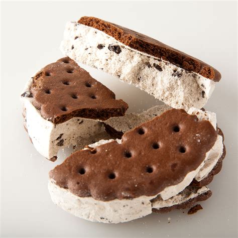 Cookies And Cream Ice Cream Sandwich Pack Of 5 Astronaut Foods