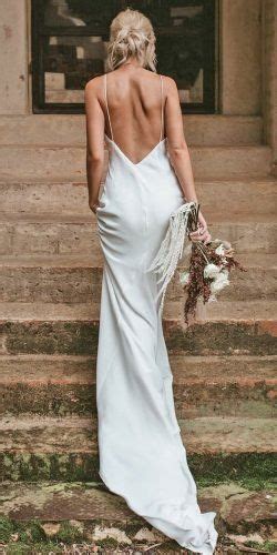Simple Wedding Dresses 35 Best Looks Expert Tips And Faqs Trouwjurk Trouwjurken Elegant
