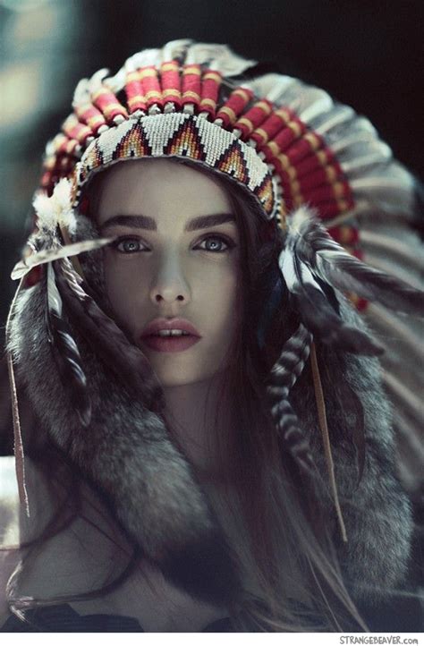Thanksgiving Is More Festive With Girls Dressed As Indians Strange Beaver