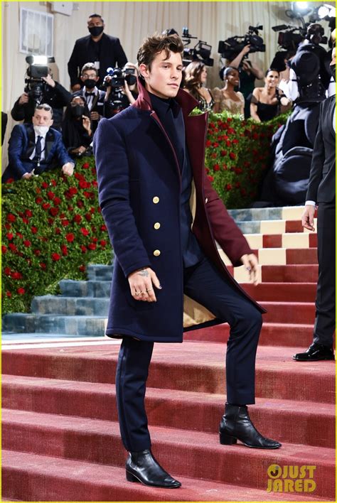 Shawn Mendes Wears A Tommy Hilfiger Coat On The Met Gala 2022 Red