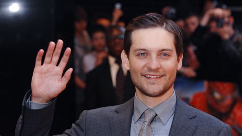 No way home, insisting the image of him on set with tobey maguire is fake. Tobey Maguire Lists Undeveloped Plot of Land in Brentwood for Whopping $14.25 Million ...