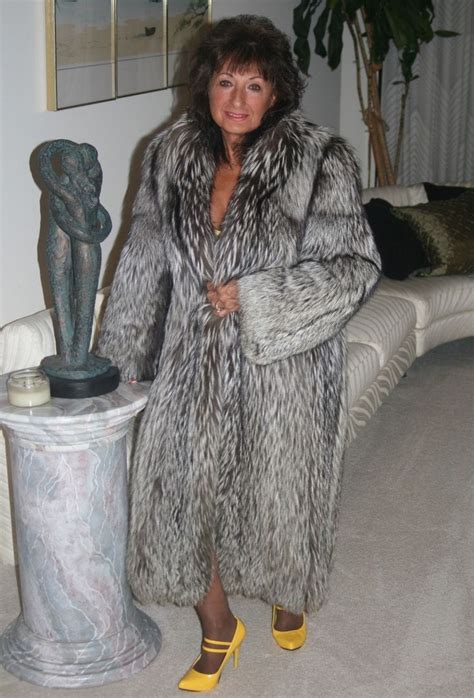 Pin By Evgen On Fur Fur Fashion Fox Fur Coat Fashion