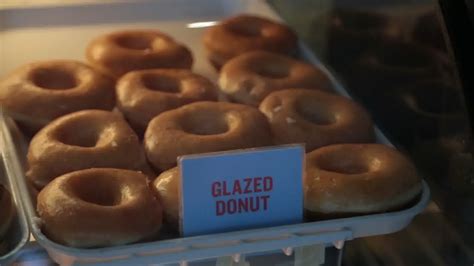 Krispy Kreme Creates Solar Eclipse Themed Doughnut Abc7 Chicago