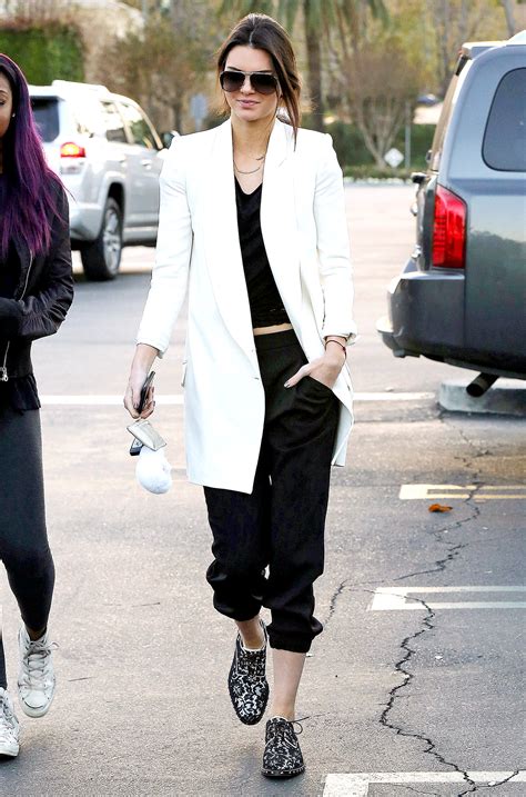 10 Ways To Stylishly Wear Sweatpants Lauren Messiah