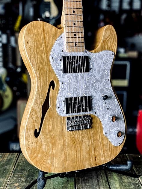 Fender Classic Series Telecaster Thinline Natural