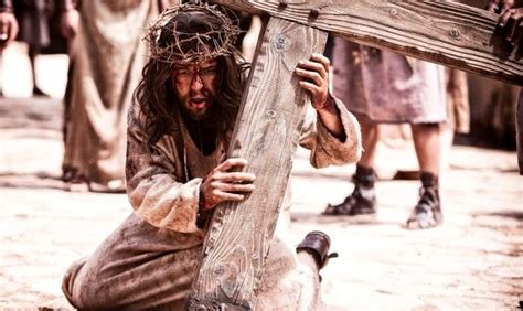 Crucificação De Jesus é Destaque Do Penúltimo Capítulo De A Bíblia