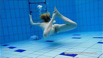 Cute Lucie Is Stripping Underwater Ngebokep