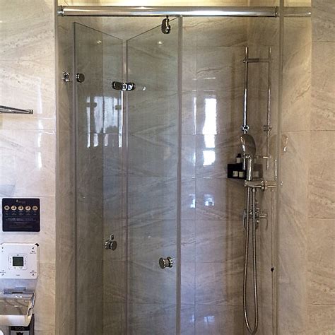 shower glass partition