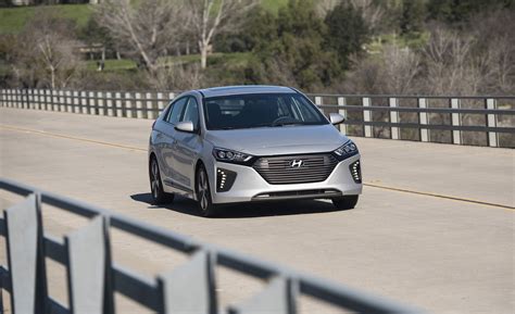 2018 Hyundai Ioniq Plug In Hybrid First Drive Review Car And Driver