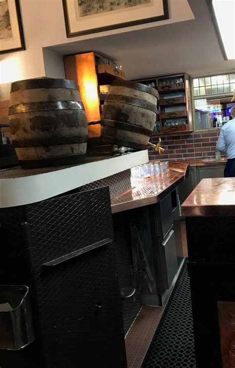 Bottles for fresh ones.oh, and the stammtisch table there of retired guys was so loud, they chased out most of the people in. Arde arvioi: Schumacher Alt