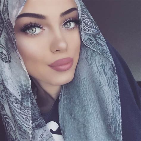 Luxyhijab Adlı Kullanıcının Hijab Beauty جمال المحجبات Panosundaki Pin