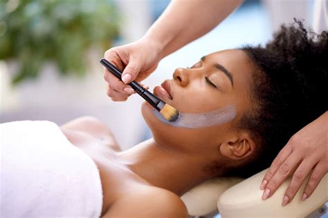 How To Choose The Right Spa Facial For Your Skin Type