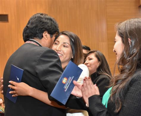 Morales Felicita A Su Hija Por Jurar Como Abogada Y Dice Que Es La